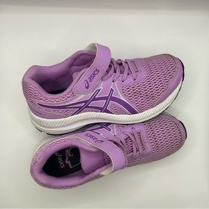 Girl’s Purple ASICS Sneakers Size 3 (Big Kids) Great Condition